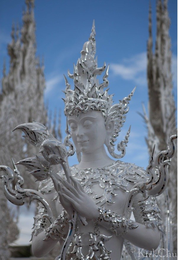templo branco Tailândia estatua wat Rong Khun