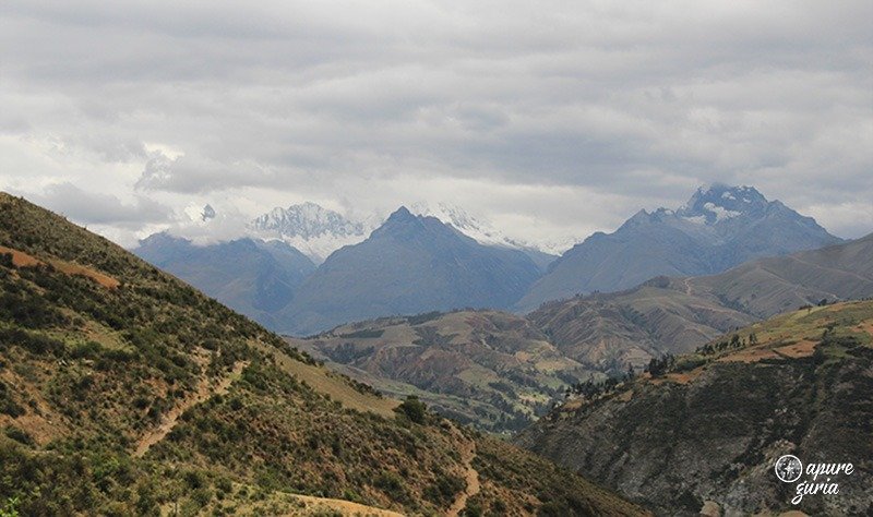 Huascaran Huantsan cordillera blanca laguna Wilcacocha trekking