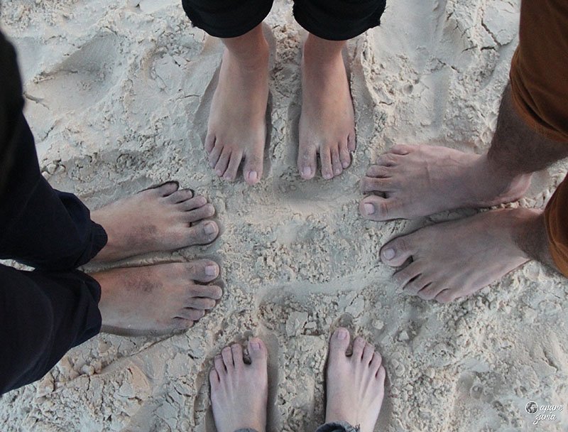 pés congelados dunas areia