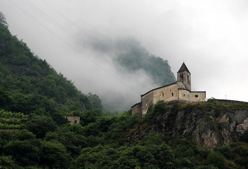 monasterio topo do morro tirano italia