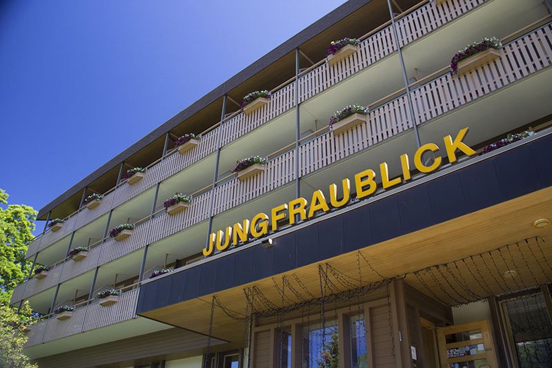 fachada jungfraublick hotel em wengen