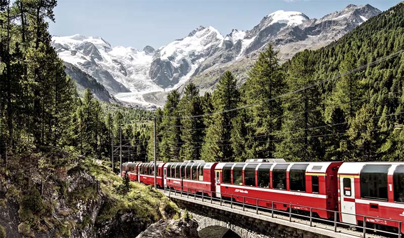 trem panoramico na suiça bernina express