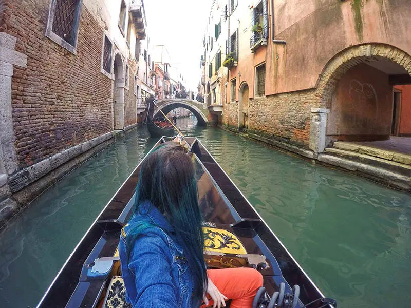 como e o passeio de gondola em veneza vale a pena