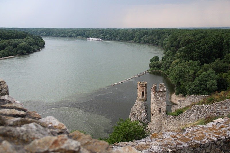 encontro rios danubio e morava castelo devin bratislava