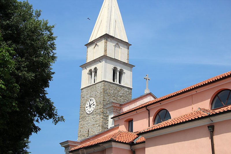 torre da igreja izola praias da eslovenia