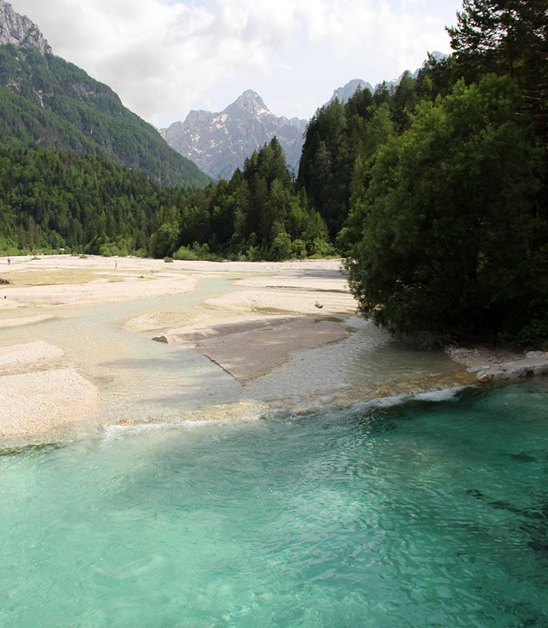 agua muito azul alpes julianos jasna eslovenia