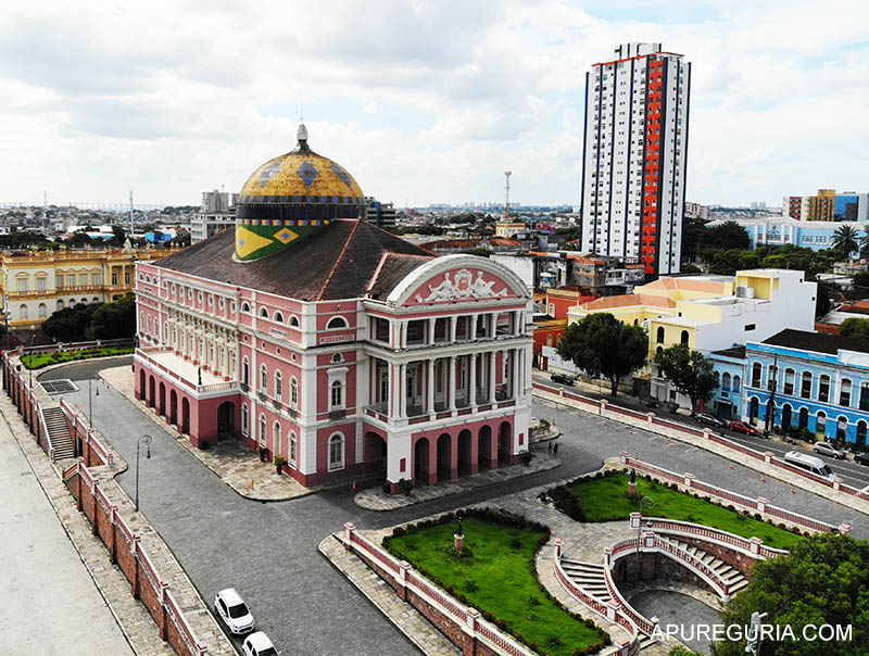 Vista aérea do Teatro Amazonas, um dos principais ponto do que fazer em Manaus