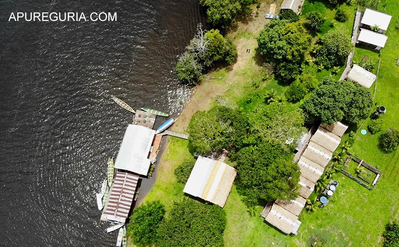 Vista aérea da Pousada Juma Lake. Viagem para a Amazônia