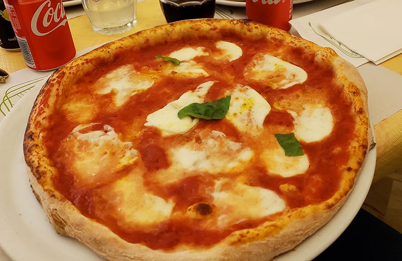 Deliciosa pizza em Pisa!