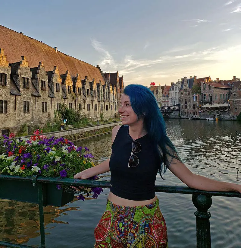 roteiro em gent atracao ponte e canal ao fundo