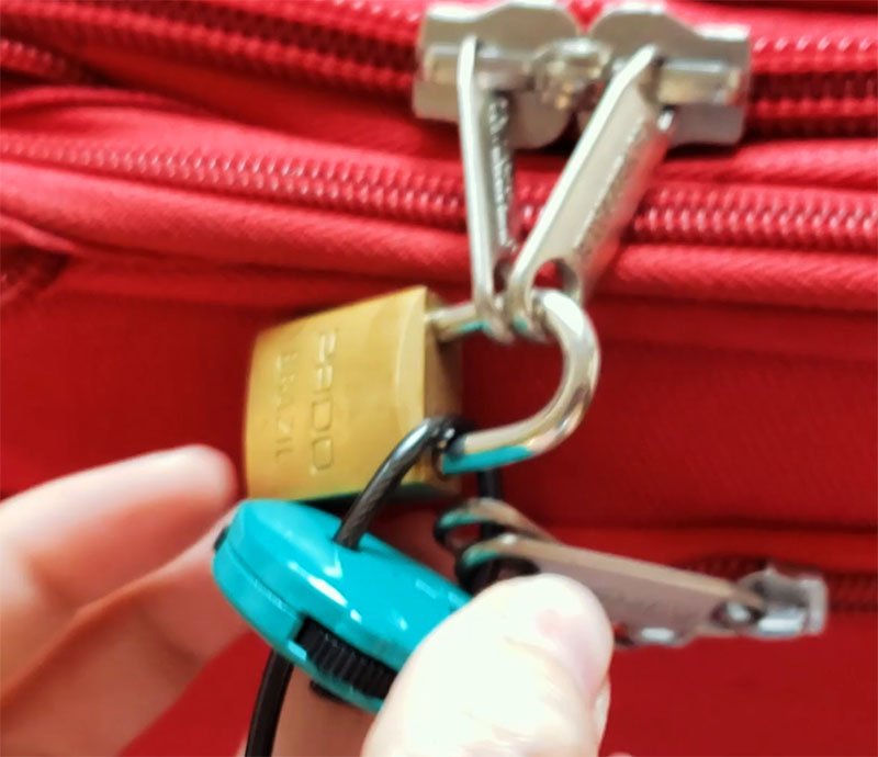 como proteger bagagem no aeroporto cadeado
