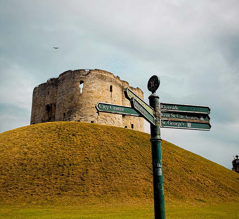 cliffords tower castelo torre