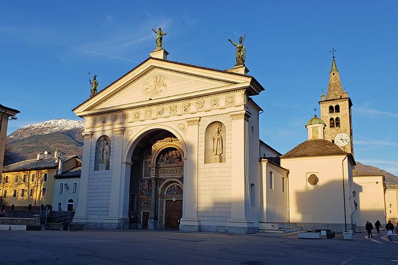 catedral de aosta fachada