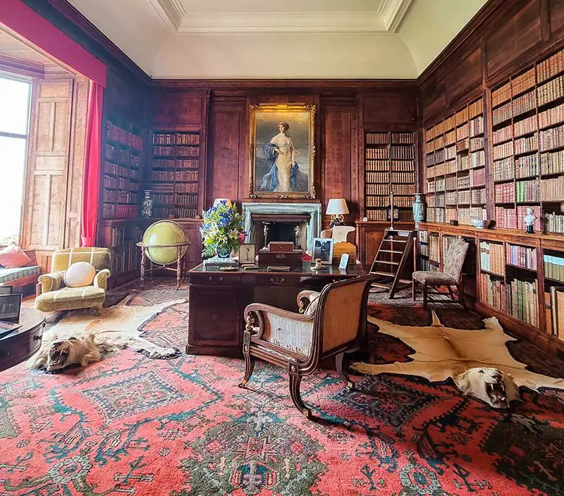 biblioteca de madeira castelo