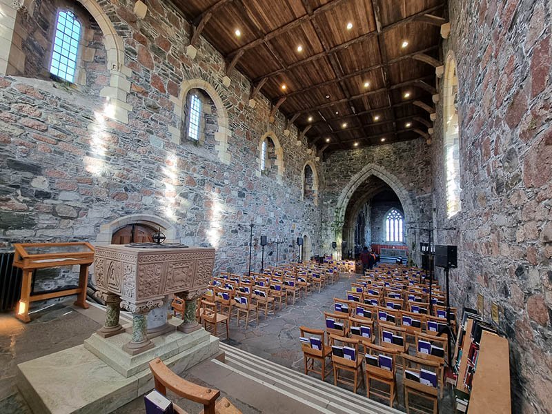 interior abadia iona berco catolicismo escoces