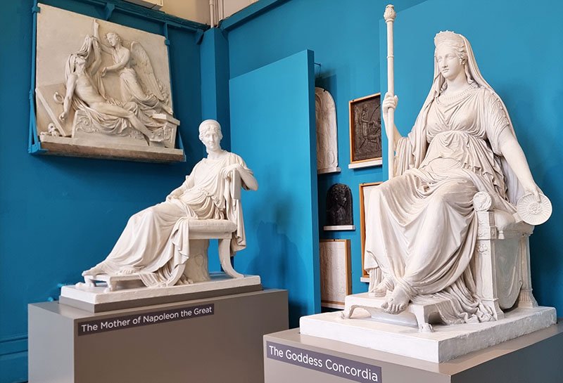 crawford art gallery cork estatuas