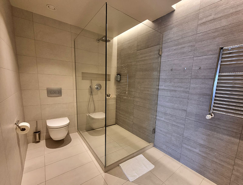 banheiro hotel berg chuveiro