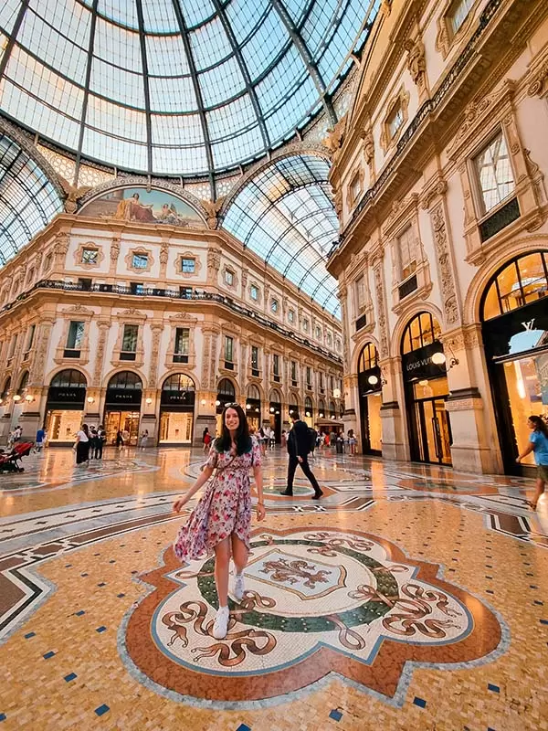 Milão, Itália - 24 De Setembro De 2017: Loja Prada Em Milão