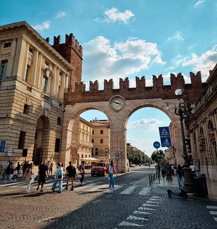 Visita guiada pela Arena de Verona - Reserve em  Brasil