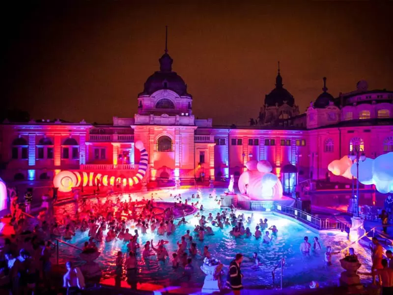 festa banho termal Szechenyi