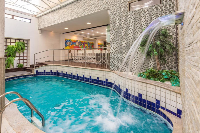 hotel em balneario camboriu com piscina