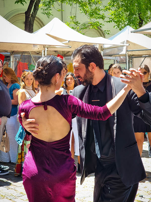 show de tango na rua buenos aires