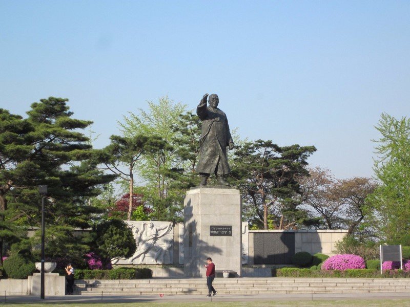 Baekbeom Plaza Park em O que fazer em Seoul