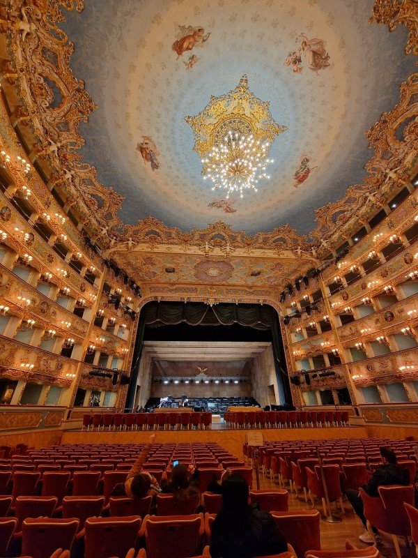 Ópera no Teatro La Fenice em Qual a melhor época para visitar Veneza Principais atrações