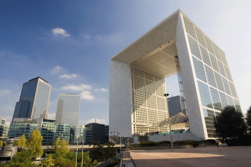 La Grande Arche em La Defénse em Melhor época para visitar Paris o que fazer em cada época do ano