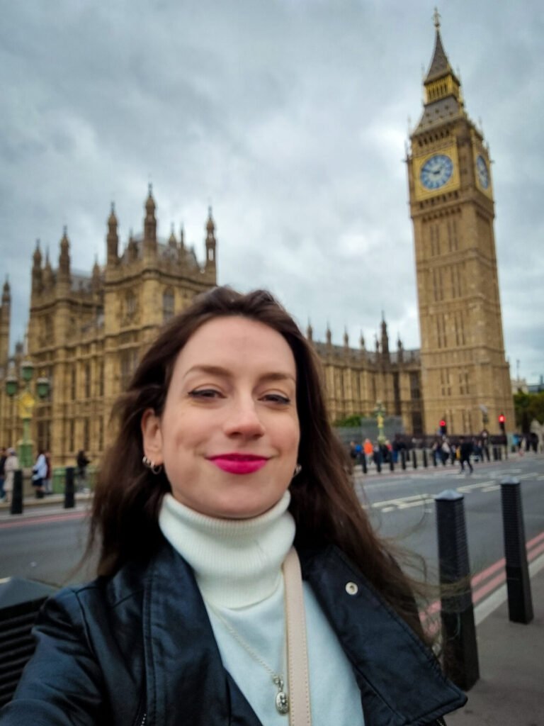 Pesquisa de destinos para mulheres viajando sozinhas na Europa