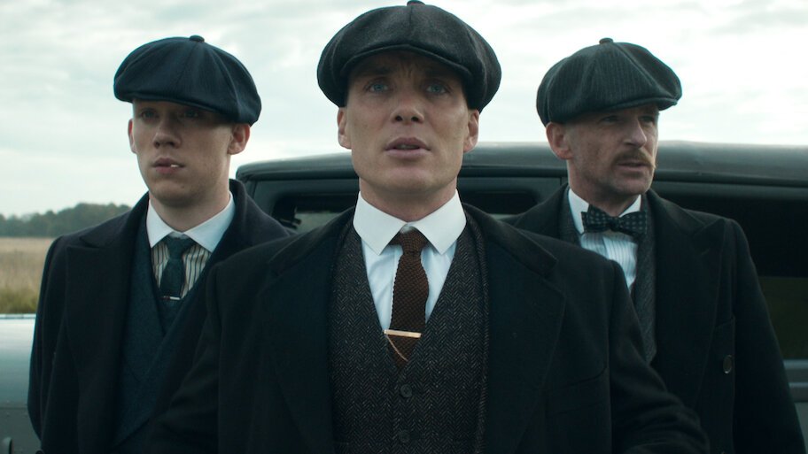 Cena da série britânica Peaky Blinders, uma das principais séries inglesas para maratonar