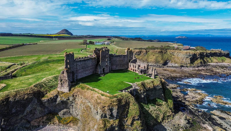 tour castelos na escocia tantallon