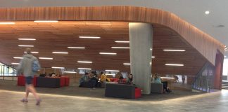 Biblioteca de Auckland, AUT e chuva