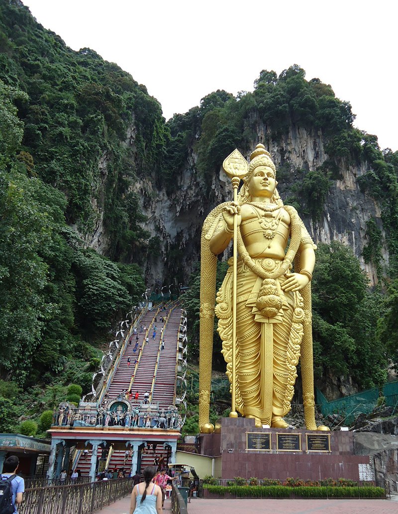 Atrações em Kuala Lumpur batu caves apure guria estatua