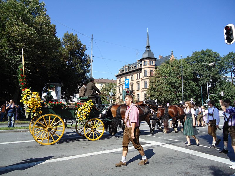 Tudo o que você precisa saber sobre a Oktoberfest desfile carroça