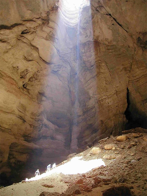 caverna arabe 2 com nome bizarro 20 lugares surreais que você não vai acreditar que existem