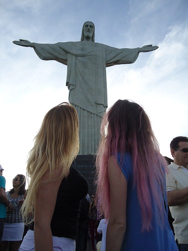 cabelos coloridos Como chegar ao Cristo Redentor de trem no Rio de janeiro