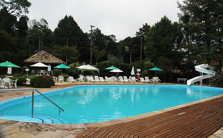 lindo hotel em gramado piscina