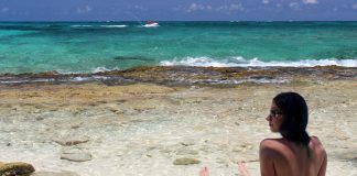 Johnny Cay e o mar retardado de bonito em San Andres