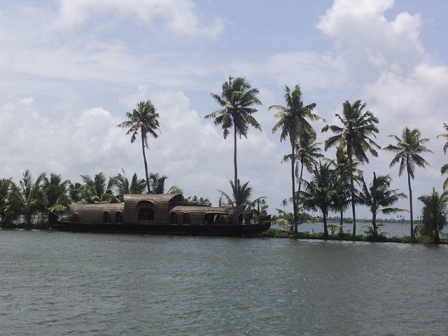 dicas de viagem na Índia o-que-ver-no-kerala-houseboat