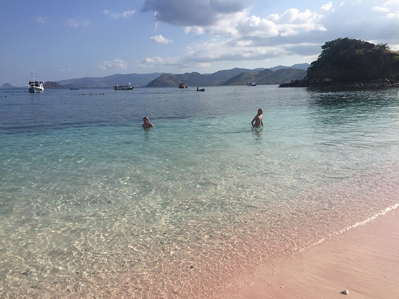 praias-da-indonesia-komodo-pink-beach