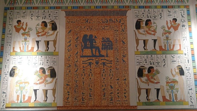 museu egipcio de curitiba rosa cruz parede