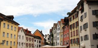 Conheça Chur: a cidade mais antiga da Suíça! arcas o centro antigo da suica