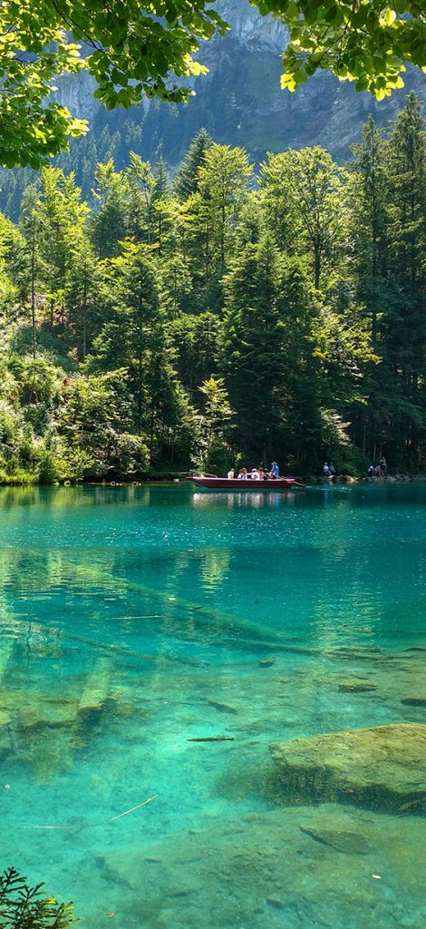 Blausee, paraiso na Suíça, um dos lagos mais transparentes do mundo