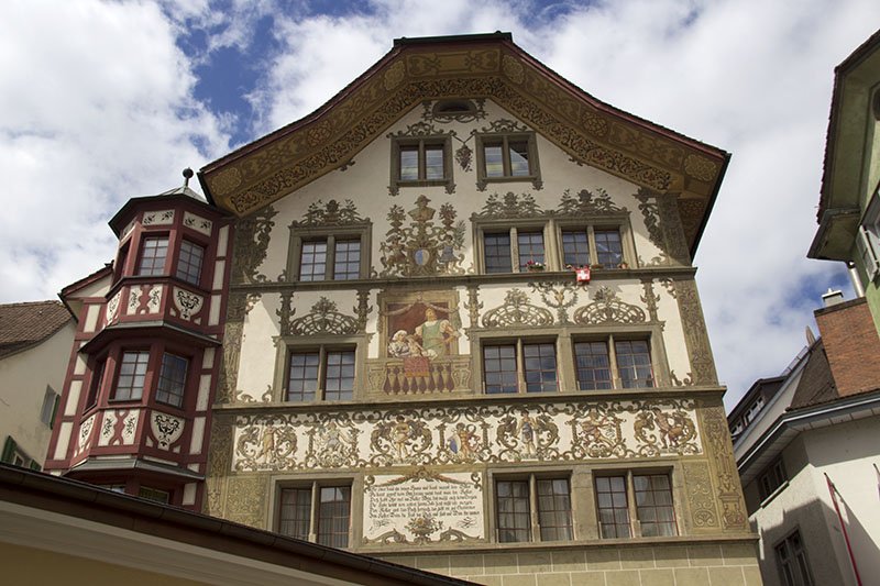 casa pintada em lucerna suica