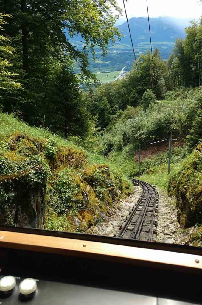 trilho trem cremalheira em lucerna na suica