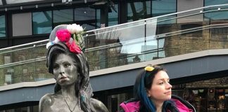 Camden Town: os mercados alternativos de Londres camden town amy winehouse estatua