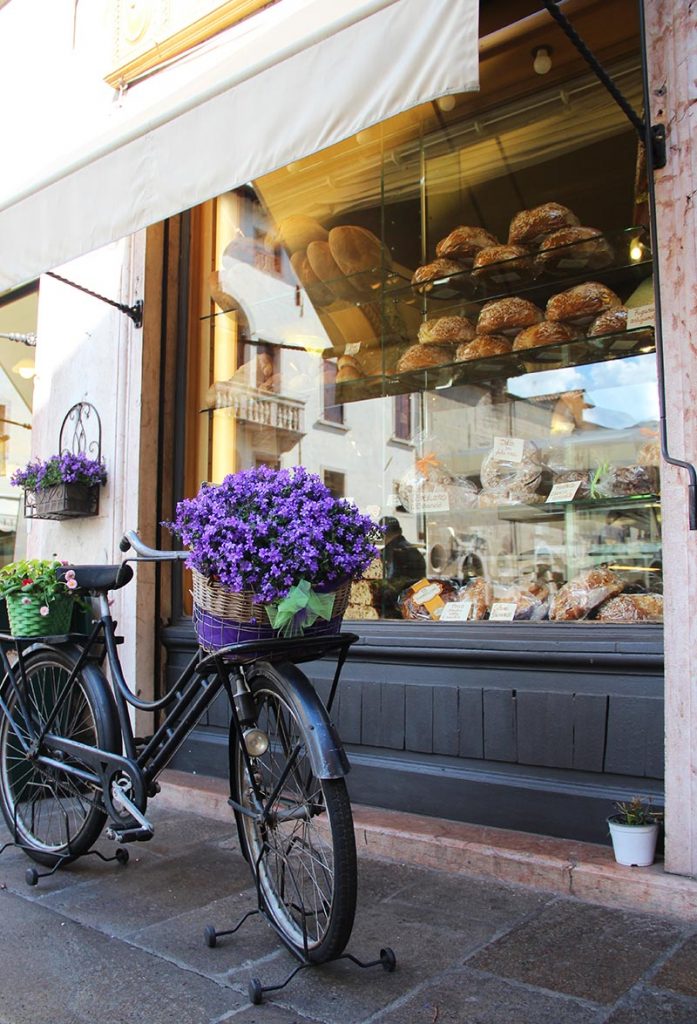 bicicleta flores padaria bassano del grapa veneto italia