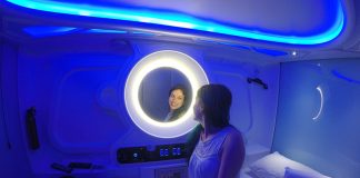 Como é dormir num hotel cápsula na Croácia hostel futurista dormir em capsulas zagreb