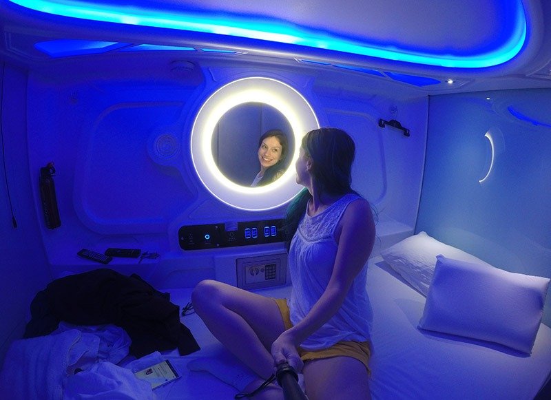hostel futurista dormir em capsulas zagreb